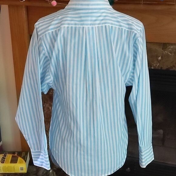 🤩 Vintage blue and white‎ striped shirt 🤩 2 for $20 - Picture 4 of 10
